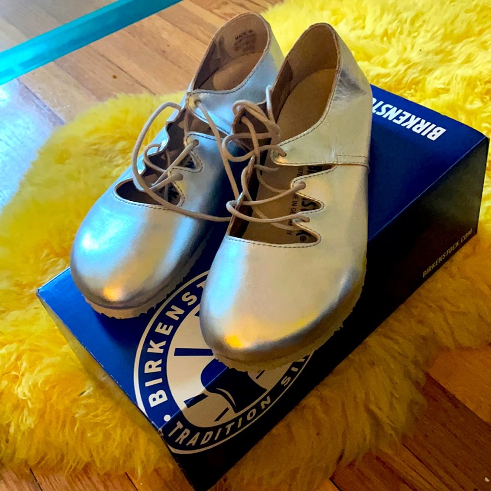 Brand new silver leather “Rye” - lace up Birkenstock flats